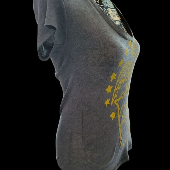 OBEY PROPAGANDA vneck tshirt - Picture 2 of 5